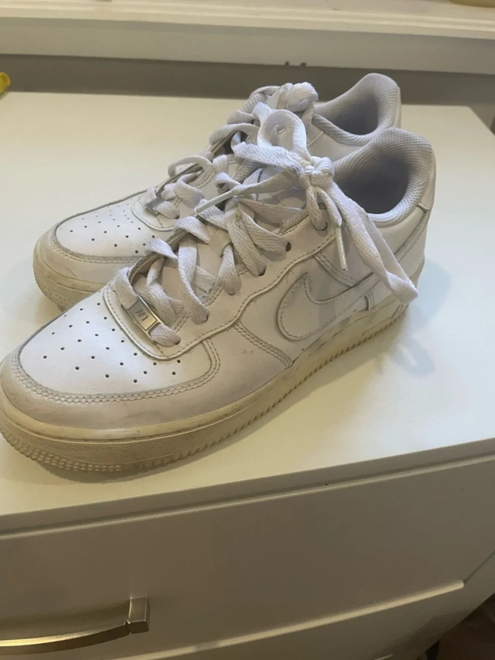 Nike A1 - White Leather Sneakers with Swoosh - Classic Low Top - Picture 2 of 4